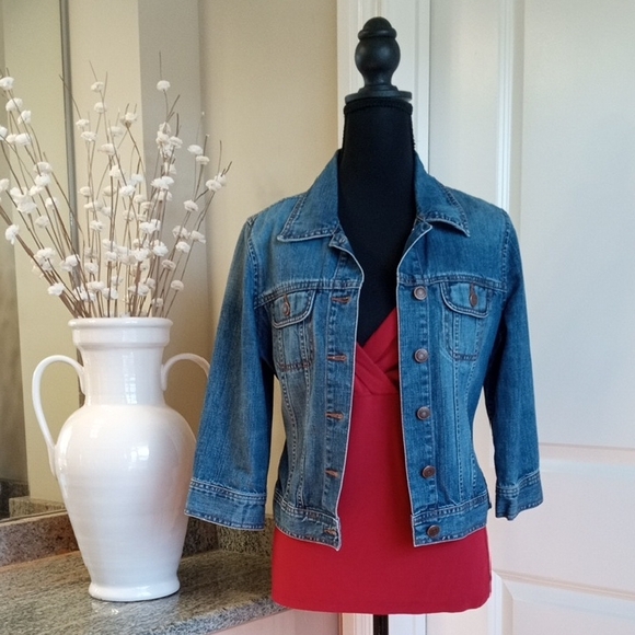 Old Navy Jackets & Blazers - Old Navy Classic Cropped Blue Jean Jacket